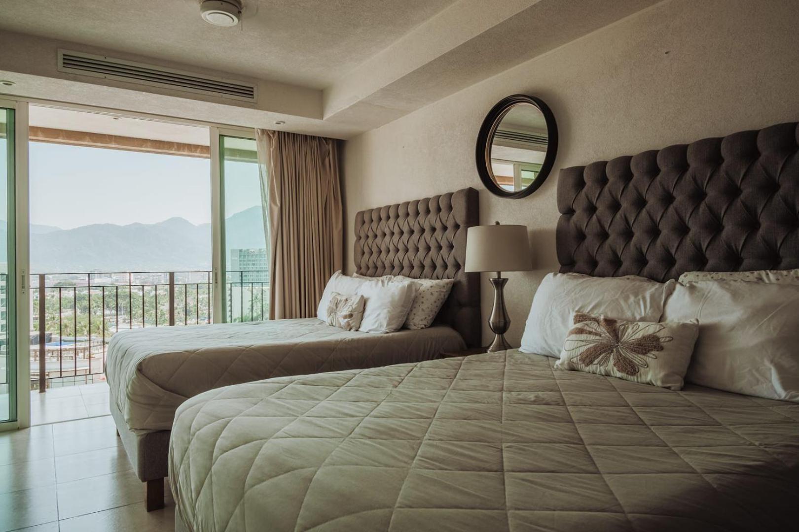 Grand Venetian Beachfront Condos Puerto Vallarta Dış mekan fotoğraf