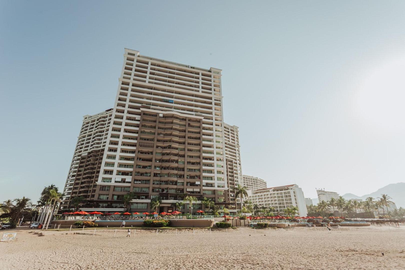 Grand Venetian Beachfront Condos Puerto Vallarta Dış mekan fotoğraf