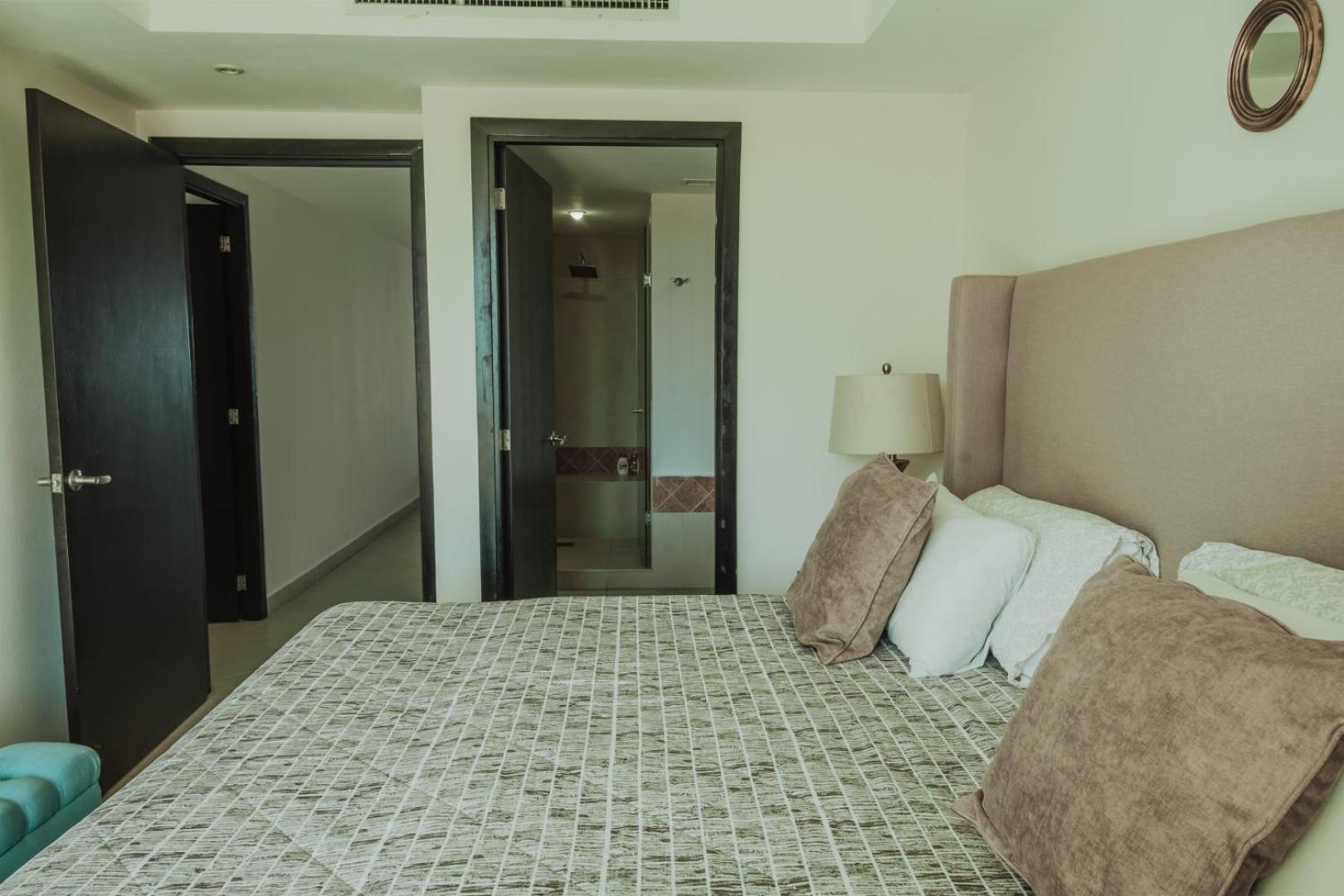 Grand Venetian Beachfront Condos Puerto Vallarta Dış mekan fotoğraf